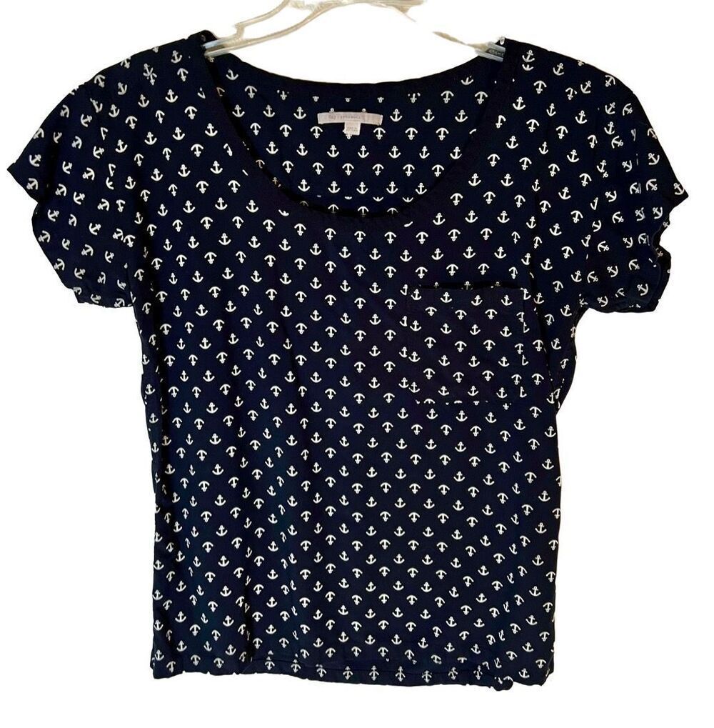 Gap Black Anchor Short Sleeve Tee With Pocket Size XS Worn By Actress on TV Show